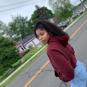 Meet your Posher, Liza